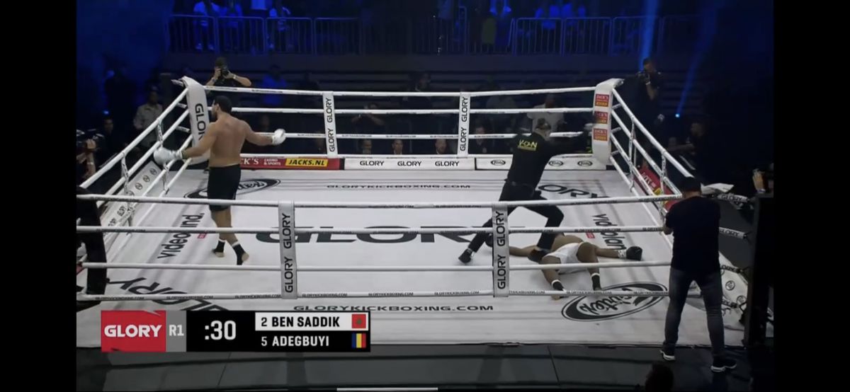 Sadic! Benny Adegbuyi, făcut KO de Jamal Ben Saddik, în main event-ul galei Glory Kickboxing 81