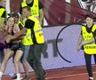 Agitație după meci! Săpunaru a intervenit pentru a elibera din mâinile stewarzilor o suporteră care intrase pe teren