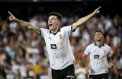 A semnat pe 10 ani cu echipa de suflet, apoi s-a transferat la marea rivală