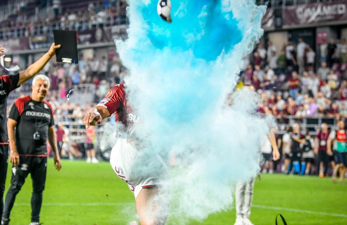 „Gender reveal” în fața peluzei, imediat după Rapid - Farul: Papeau va fi tată de băiețel!