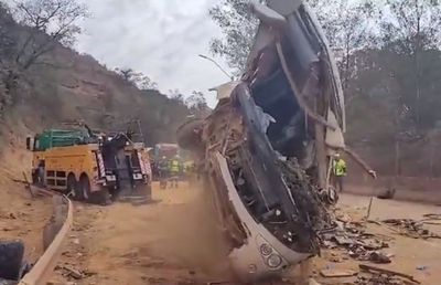 Bilanț tragic în Brazilia: 7 suporteri ai lui Corinthians au murit, după ce autocarul fără frâne s-a prăbușit într-o râpă