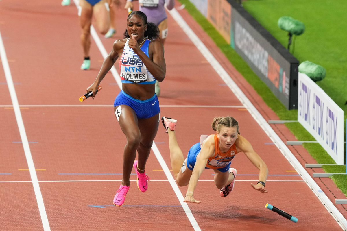 Scene incredibile la Mondialele de atletism: au pierdut două medalii de aur în câteva minute după două căzături în fața liniei de sosire