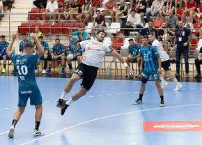 Dinamo e supercampioana României! Victorie la limită în fața rivalei CSM Constanța și un nou trofeu în vitrina „dulăilor”