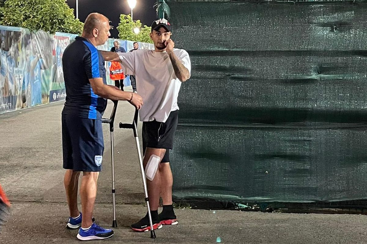 Era printre cei mai în formă jucători din Superligă, dar acum a venit în cârje la stadion: „De unde știți că e gata sezonul pentru mine?”