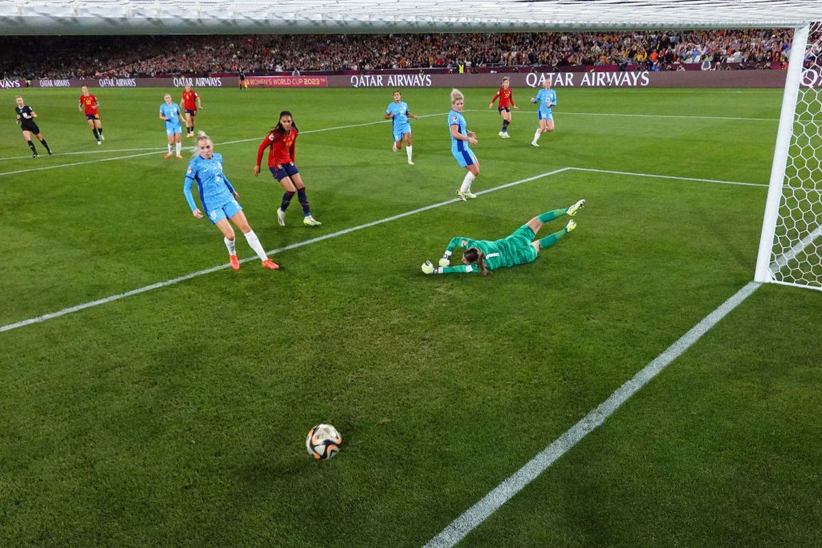 A decis finala Mondialului Feminin, apoi și-a ridicat tricoul » Semnificația gestului