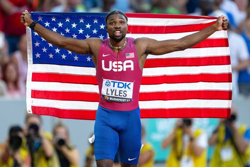 Noah Lyles cu steagul american FOTO Imago Images