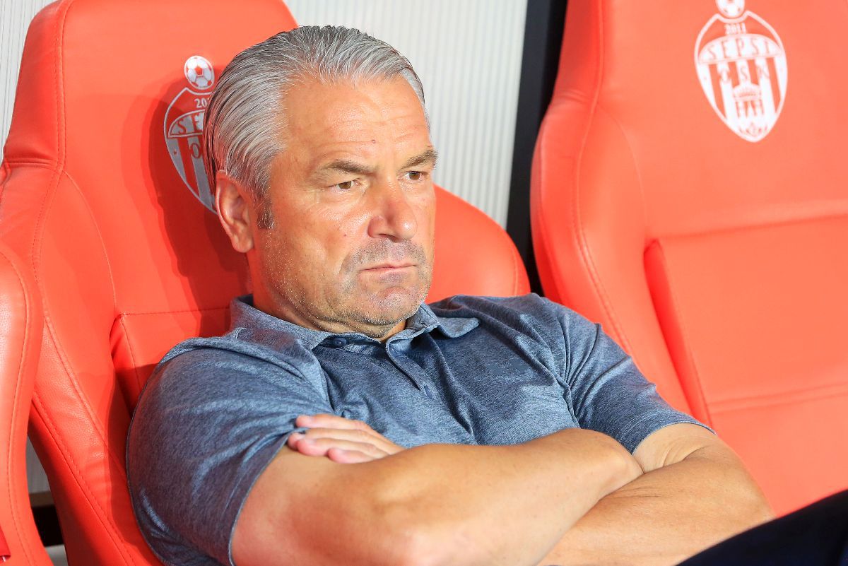 „Lamentabil, ne-am făcut de rușine!” » Ce se întâmplă la Sepsi? Dezvăluiri din club despre excluderile făcute de Bernd Storck: „I-am amendat!”