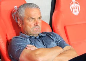 „Lamentabil, ne-am făcut de rușine!” » Ce se întâmplă la Sepsi? Dezvăluiri din club despre excluderile făcute de Bernd Storck: „I-am amendat!”