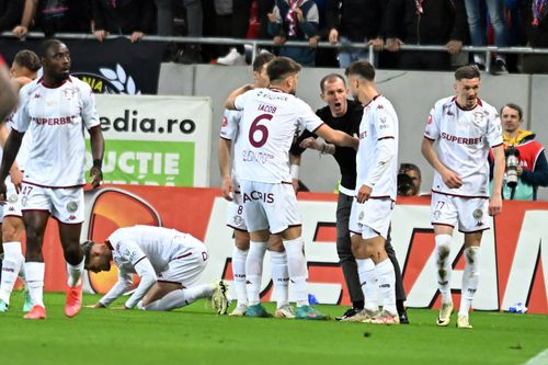 Bogdan Lobonț (centru), OUT de la Rapid, foto: Imago Images