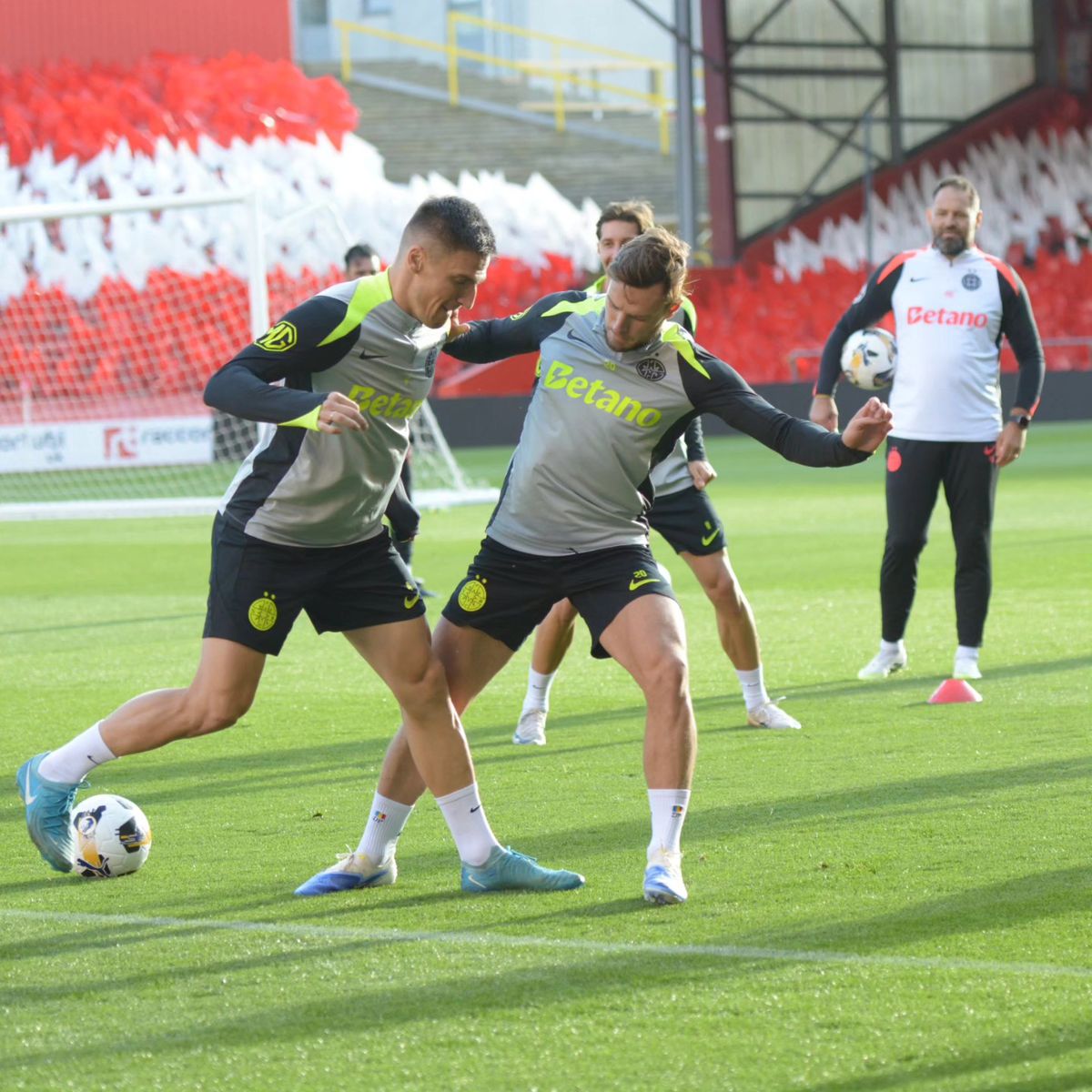Au dat buzna în scenografia scoțienilor! FCSB, antrenament oficial pe stadionul special al lui Aberdeen: Marea Nordului, la 300 m de peluză