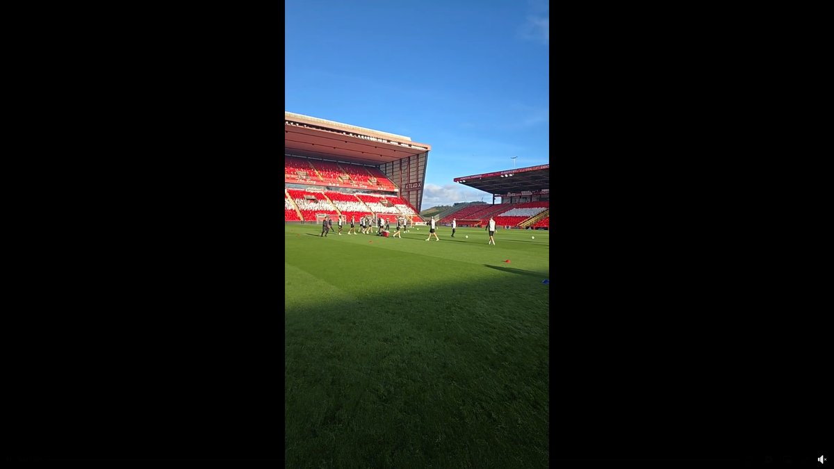 Au dat buzna în scenografia scoțienilor! FCSB, antrenament oficial pe stadionul special al lui Aberdeen: Marea Nordului, la 300 m de peluză