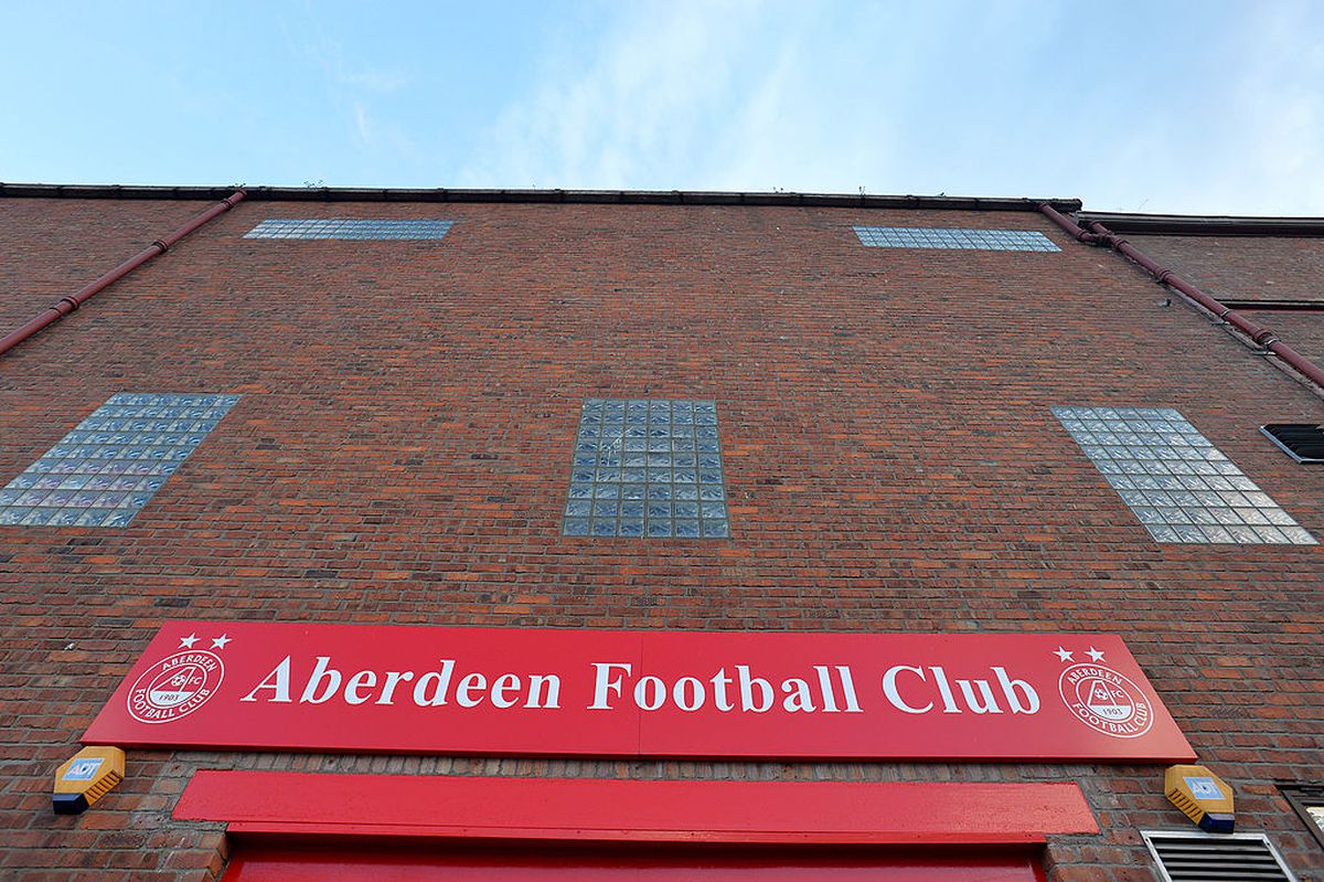 Au dat buzna în scenografia scoțienilor! FCSB, antrenament oficial pe stadionul special al lui Aberdeen: Marea Nordului, la 300 m de peluză