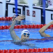 Daria Silișteanu salutând tribuna la Campionatele Mondaile de juniori de la Otopeni FOTO Cristi Preda