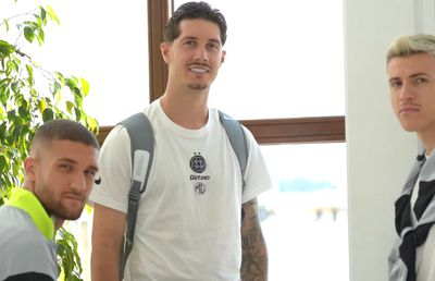 FCSB a decolat azi spre Scoția » Imagini de la plecarea pentru meciul cu Aberdeen