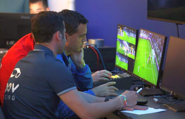 Schimbare esențială în arbitrajul românesc! Răzvan Burleanu vrea ca mașinile VAR să dispară de pe stadioanele din Superligă: „Aducem un plus!”