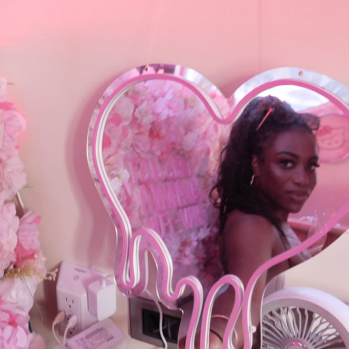 Sachia Vickery, prezentă pe o platformă pentru adulți