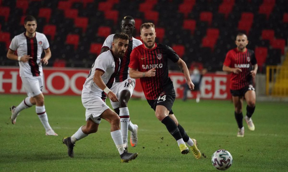 Gaziantep - Karagumruk 2-2 FOTO + VIDEO » Șumudică, egalat la ultima fază! Reporterul GSP a fost la meci și are toate detaliile