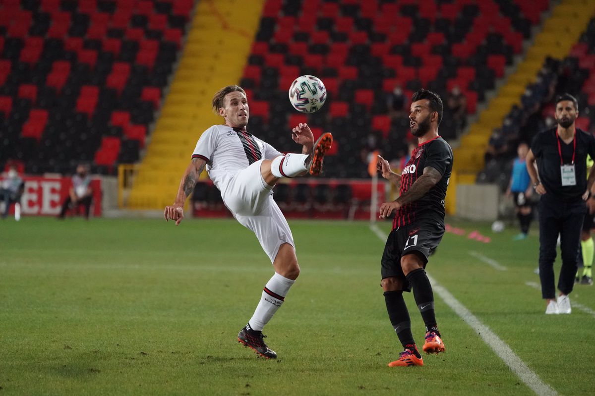 Gaziantep - Karagumruk 2-2 FOTO + VIDEO » Șumudică, egalat la ultima fază! Reporterul GSP a fost la meci și are toate detaliile