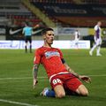 Dennis Man (22 de ani, extremă dreapta) a reușit o „dublă” în startul meciului FCSB - FC Argeș