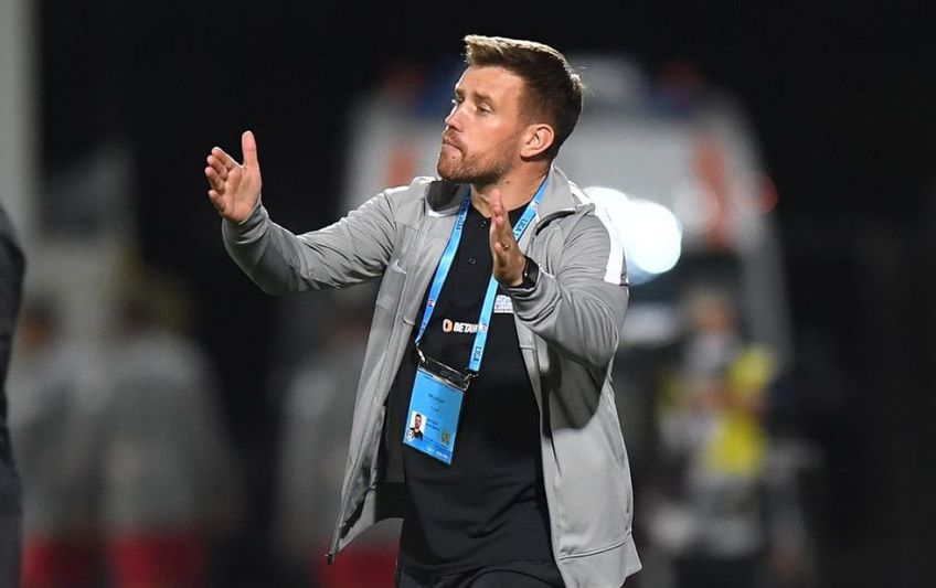 Mihai Pintilii, 35 de ani, antrenorul din această seară al lui FCSB în meciul cu FC Argeș, 3-0, nu a fost în cea mai bună dispoziție la finalul partidei