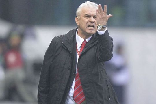 Anghel Iordănescu (72 de ani) este de partea lui Dan Petrescu (54 de ani) în conflictul cu finanțatorul Nelu Varga.