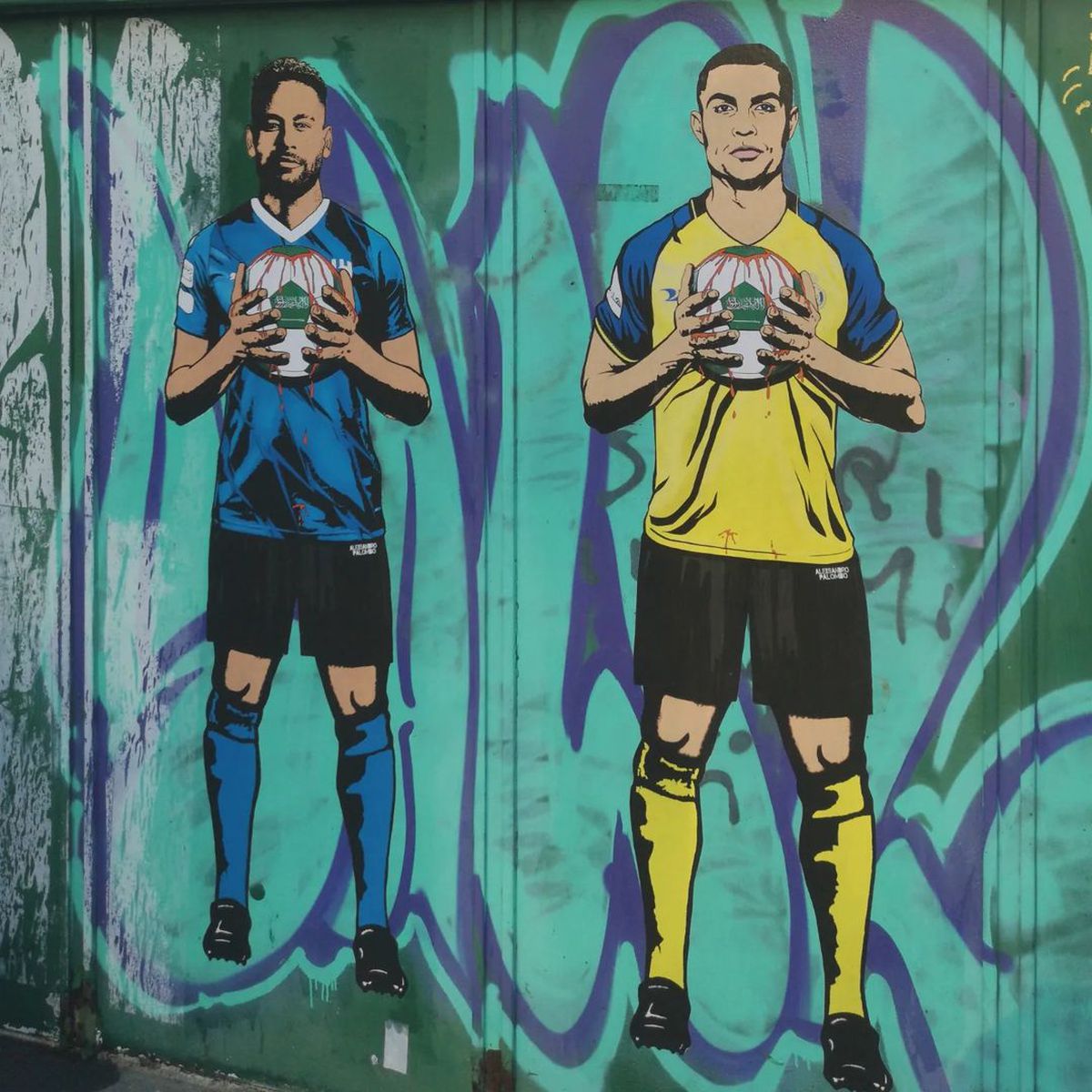 Cristiano Ronaldo, Karim Benzema, Neymar și Roberto Mancini, pictați în afara arenei San Siro