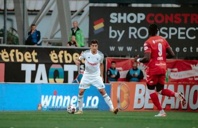 Au vizitat un spital la Arad, acum strâng cărți pentru copii