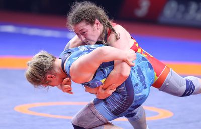 Luptătoarele Kriszta Incze și Cătălina Axente s-au calificat la Jocurile Olimpice de la Paris! »Delegația României a ajuns la 85 de sportivi