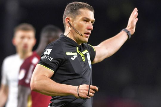 Kyros Vassaras, șeful CCA, a analizat fazele controversate din ultimele etape ale Superligii. Șeful arbitrilor a admis două greșeli majore în runda cu numărul 9, în Farul - FCSB, 0-1, și în CFR Cluj - Petrolul, 1-0.