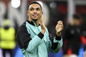 Trent Alexander-Arnold vrea să cumpere un club de mare tradiție din Europa