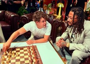 MVP-ul NBA din 2011 nu și-a atins potențialul în baschet, însă, cu ajutorul lui Magnus Carlsen, a descoperit o nouă pasiune: „Te învață multe despre viață”