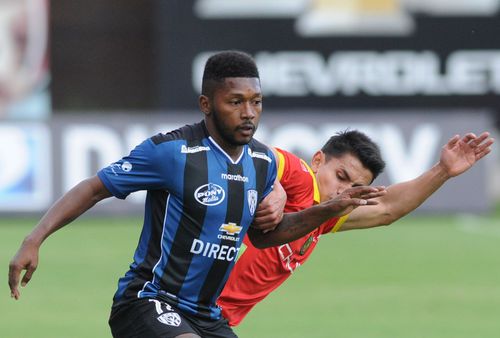 Jonathan „Speedy” Gonzalez (stânga), împușcat mortal într-un atac armat