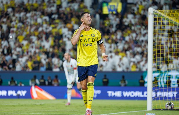 Cristiano Ronaldo a reușit o nouă „dublă” » Câte goluri îi mai lipsesc portughezului până la borna 1000 + reacția pentru fanii care scandau numele lui Leo Messi