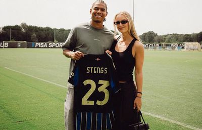 Fiica legendarului fotbalist s-a mutat alături de iubitul ei la noua echipă: „Mă scoate din sărite”