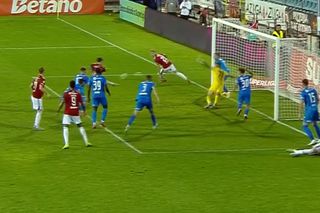 Cel mai ușor gol din carieră! Cum a fost răpus liderul Universitatea Craiova la Galați