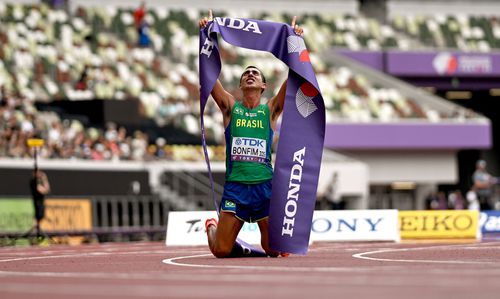 Caio Bonfim după ce a trecut linia de sosire  FOTO Imago Images