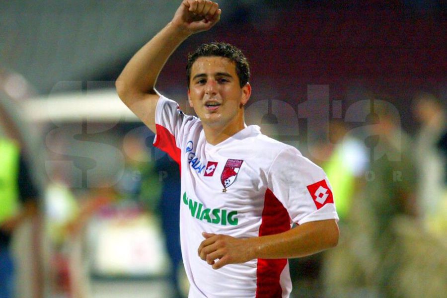 Ianis Zicu a avut momentele sale de succes la Dinamo Istoria lui Ianis Zicu cu Dinamo: 2.000 de flotări în băltoacă, trofee, 4 mașini în parcarea lui Giovanni Becali, clipe teribile și o dorință