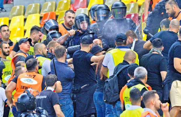 EDITORIAL Radu Naum // De ce meciul cu Suedia e o bombă cu ceas » „Vor reveni bravii fani care se luptă cu etniile, mamele duşmanilor şi orice le vine la gură”