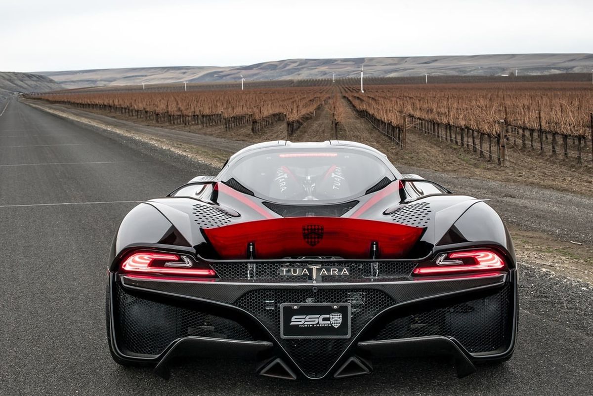 FOTO Cum arată SSC Tuatara: mașina care atinge viteza record de 508,73 km pe oră