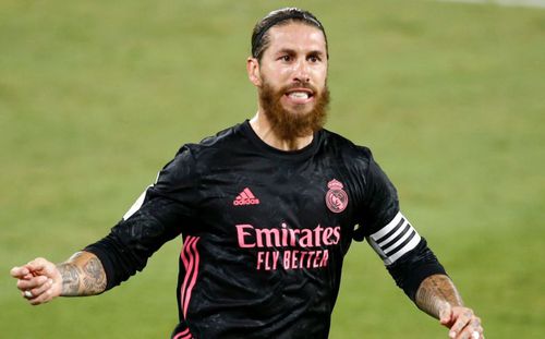 Sergio Ramos (34 de ani), căpitanul lui Real Madrid, s-a lovit la genunchi în înfrângerea contra lui Cadiz, 0-1, și poate rata meciul cu Barcelona de sâmbătă.