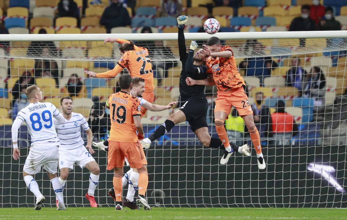 DINAMO KIEV – JUVENTUS 0-2. Pirlo s-a înclinat în fața lui Lucescu: „E persoana care a jucat un rol fundamental în biografia mea”