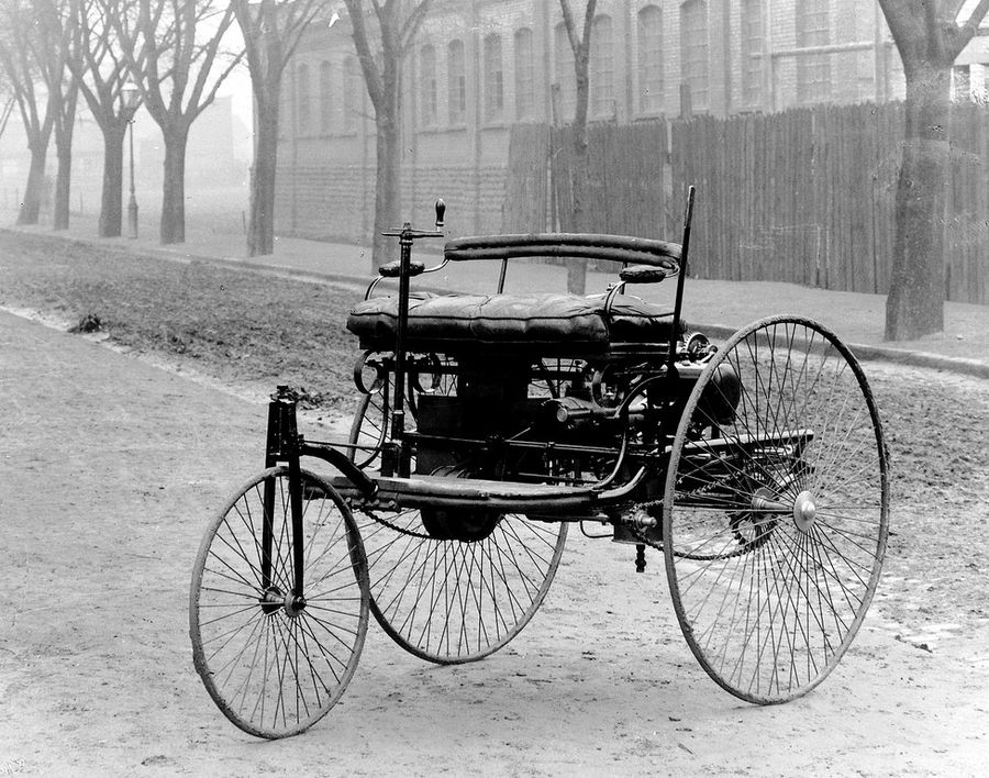 Benz Patent Motorwagen // Foto: Wikipedia Au existat mașini electrice încă din 1917? Povestea fascinantă a unei imagini care face înconjurul lumii