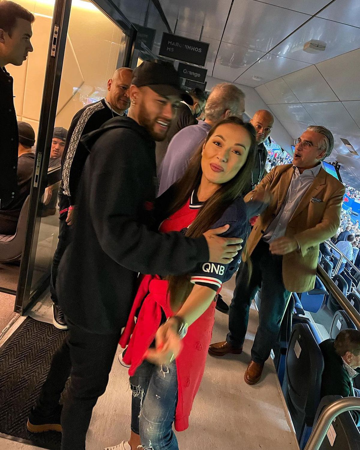 GALERIE FOTO Îl face pachet! Iubita portarului de la CFR Cluj câștigă pe seară mai mult decât el pe lună!