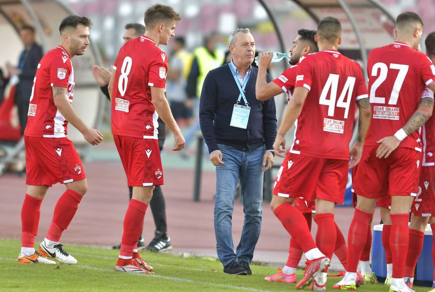 Iuliu Mureșan, administratorul special al lui Dinamo, a anunțat că în perioada următoare vor pleca jucători din Ștefan cel Mare pentru ca echipa să nu se aglomereze cu salariile. Totodată, Mureșan anunță încă două transferuri.