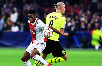 Borussia Dortmund a suferit cea mai severă înfrângere din istoria participărilor în Ligă! Antrenorul abia și-a găsit cuvintele