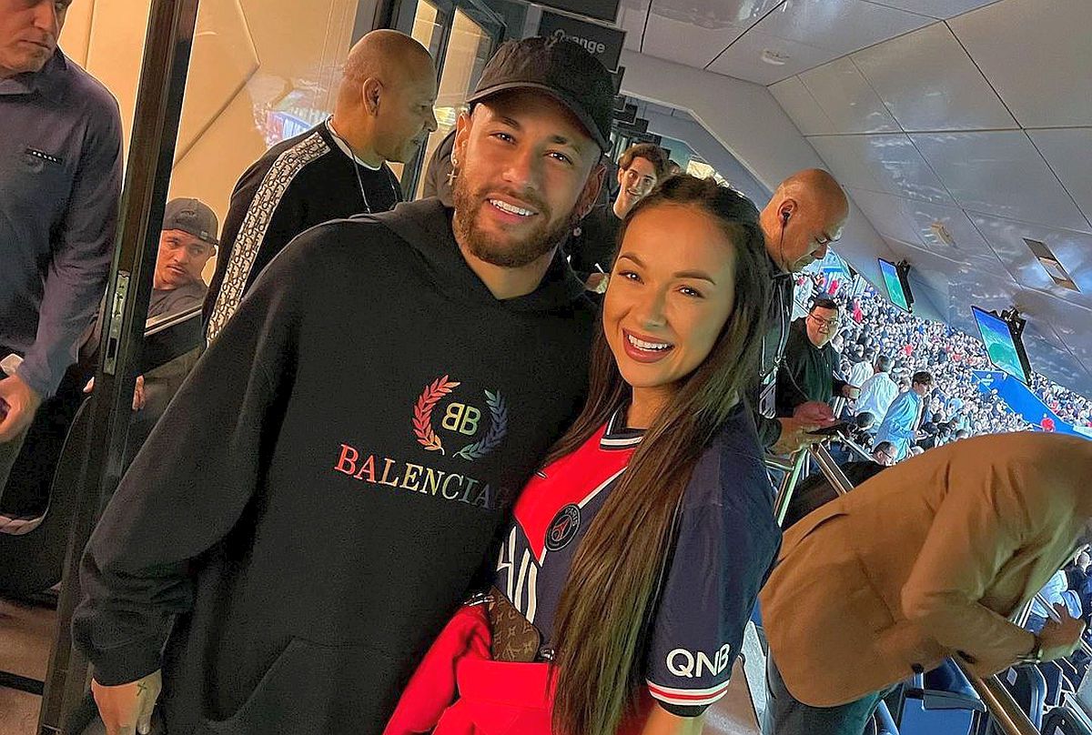 Vedeta din Romania care s-a luat în brațe cu Neymar pe stadion: „Îmi trimit copilul să joace la Paris"
