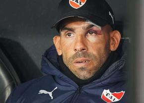 Impresionant! Carlos Tevez a leșinat în casă, dar n-a vrut să lipsească de pe banca tehnică la meciul Independiente - Barracas Central