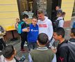 Dinamoviștii zâmbesc înaintea etapei cu Hermannstadt! Cum au fost primiți „câinii” pe străzile Sibiului