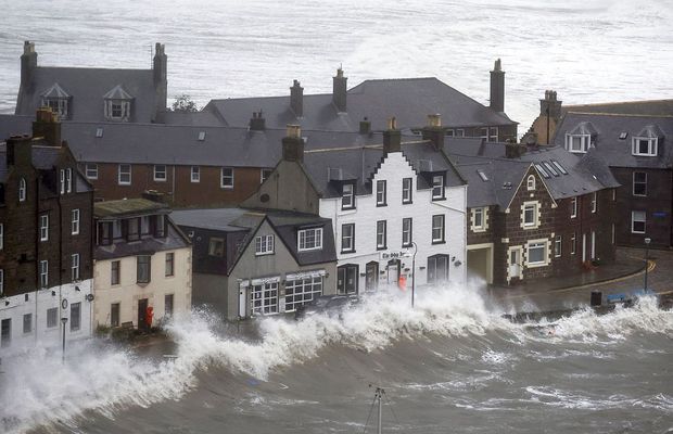 Două meciuri din prima ligă a Scoției au fost amânate din cauza furtunii care a terorizat Marea Britanie