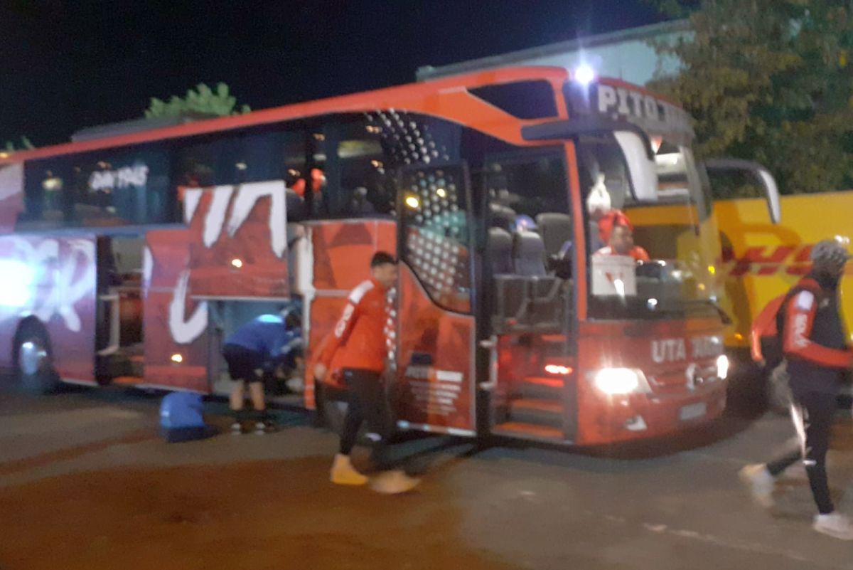 Atmosferă de Liga 1, stadion de Liga 3 » Imagini inedite de la UTA - Rapid: „paza” comenta meciul! 